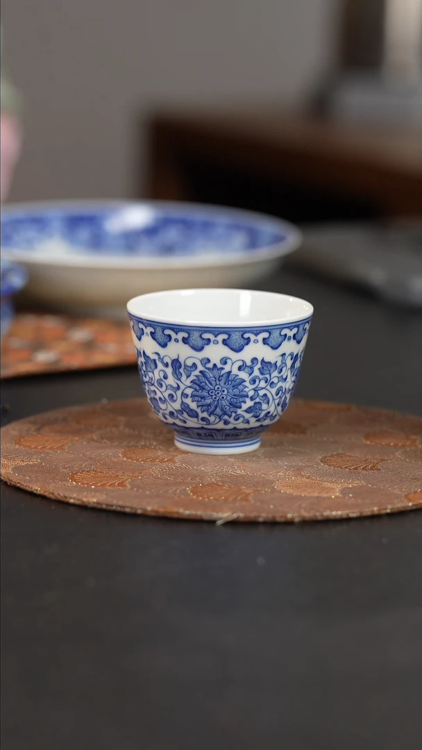 【闪购商品】杯看山柴窑青花缠枝