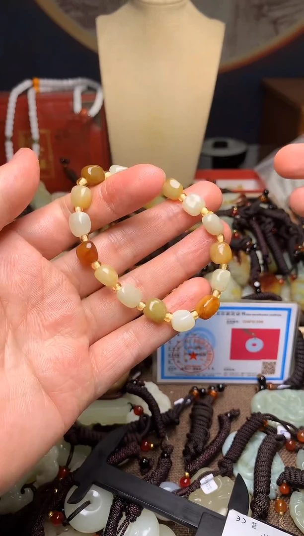 颈饰未镶嵌和田玉新疆料青海料清水和田玉，拍一发一随机发货