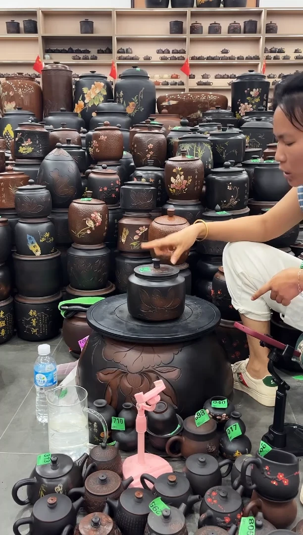 罐瑕疵茶叶罐 德中荷花 963