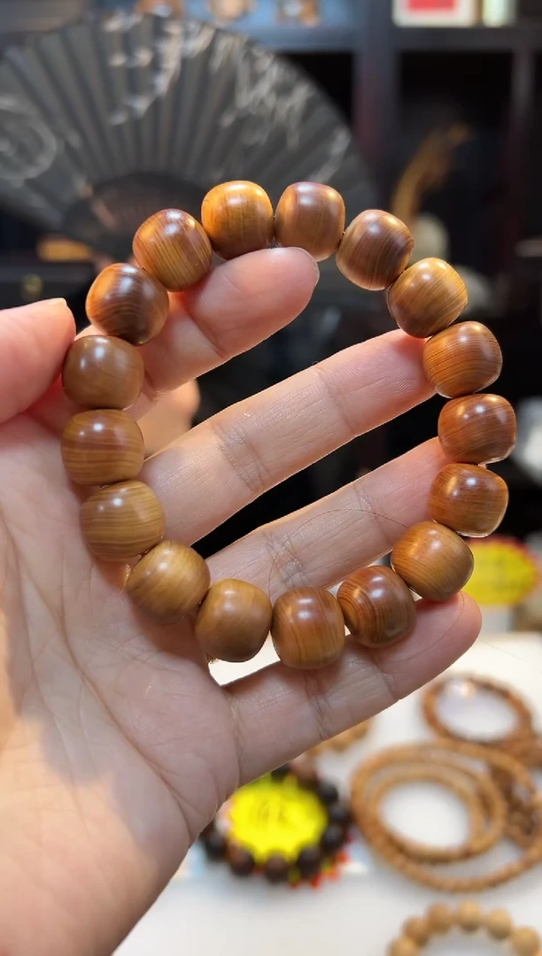 崖柏1.3*1.4黑油精品老型单圈太行无礼盒