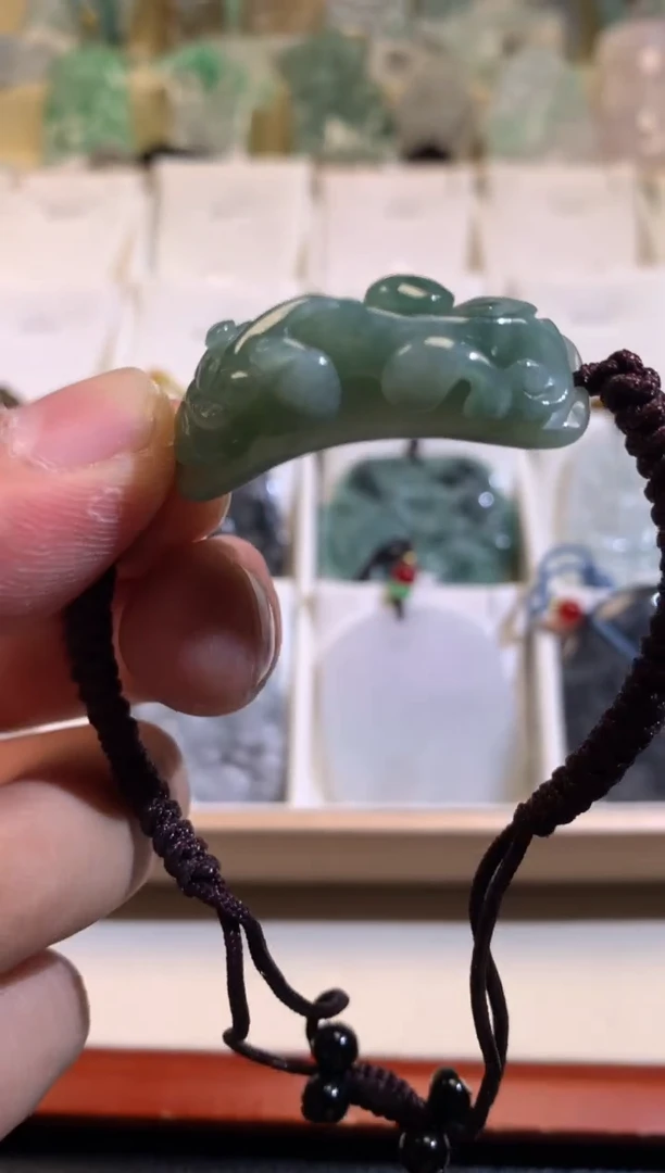 【闪购商品】翡翠颈饰未镶嵌02/18/13