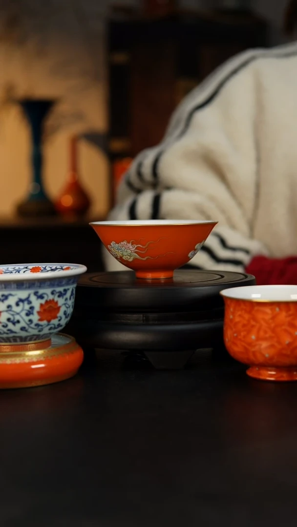 时**人矾红珐琅彩祥云斗笠杯