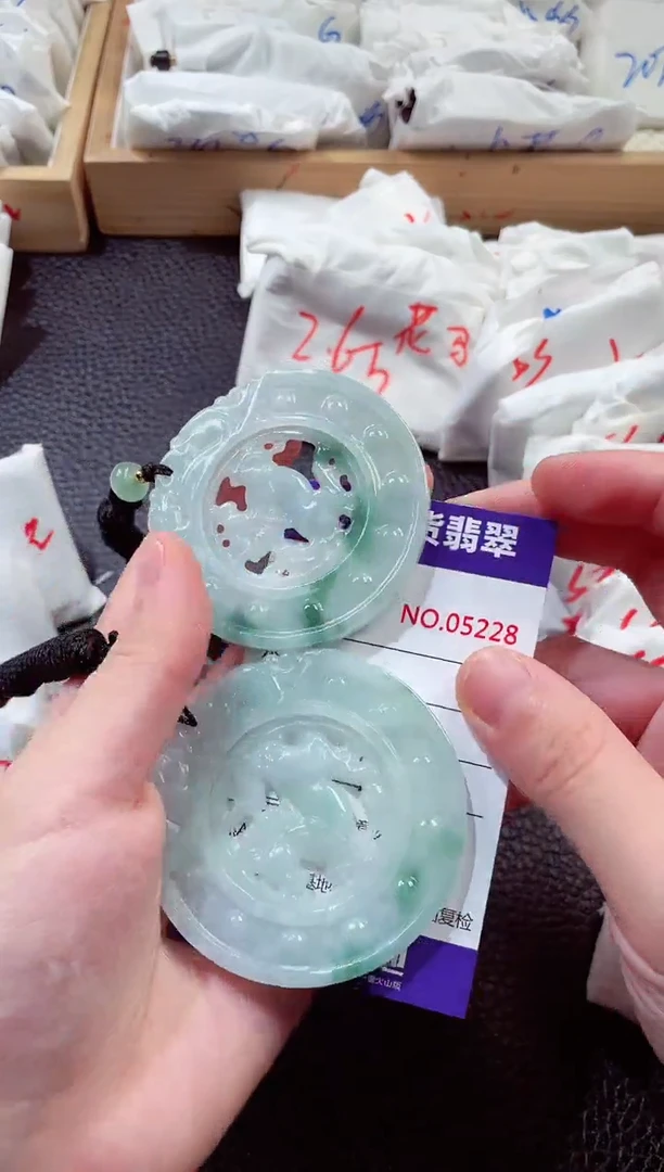 翡翠未镶嵌颈饰000005231