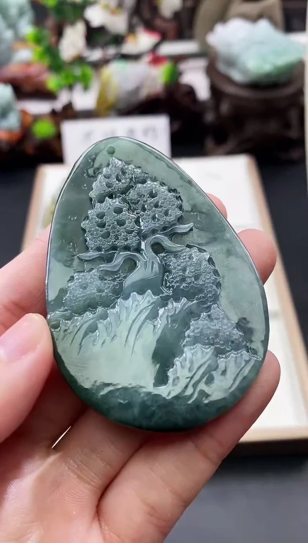 翡翠未镶嵌颈饰天然缅甸A货翡翠