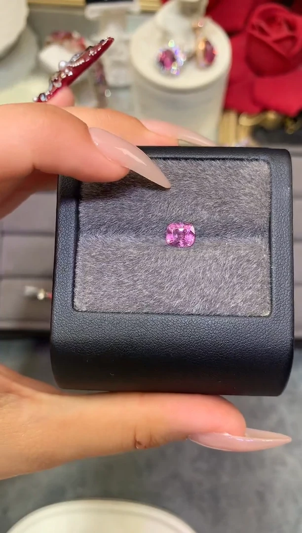 未镶嵌裸石定制尖晶石枕型 丁香色调 1.51ct