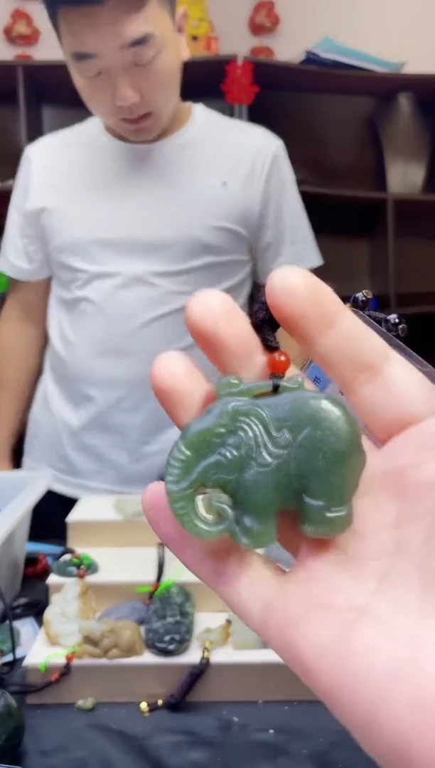 和田玉未镶嵌颈饰1