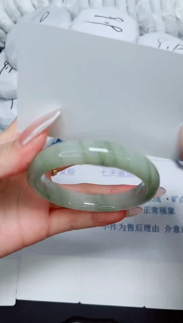 石英质玉手镯未镶嵌96/55