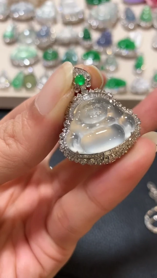 吊坠(不含链)18K金镶嵌翡翠n197  多样性一件发货