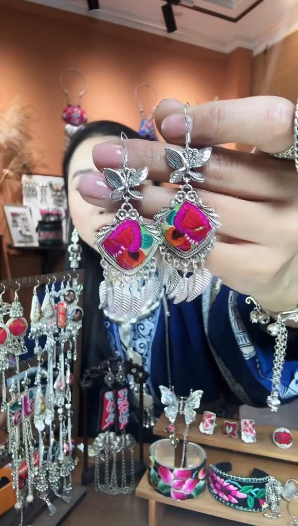 【闪购商品】刺绣纯手工民族风耳环