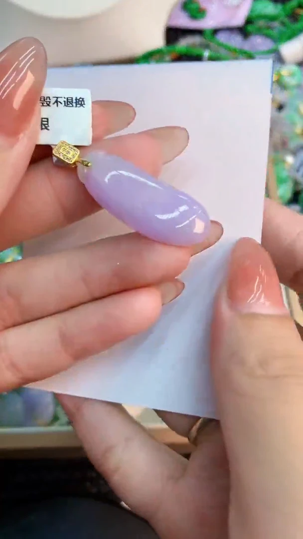 翡翠未镶嵌颈饰           1