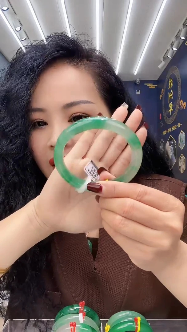 【闪购商品】石英质玉手镯未镶嵌6
