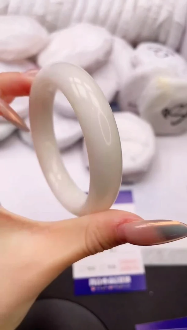 【闪购商品】和田玉手镯未镶嵌5K491-56