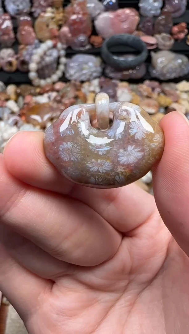 颈饰未镶嵌硅化珊瑚（珊瑚玉）190