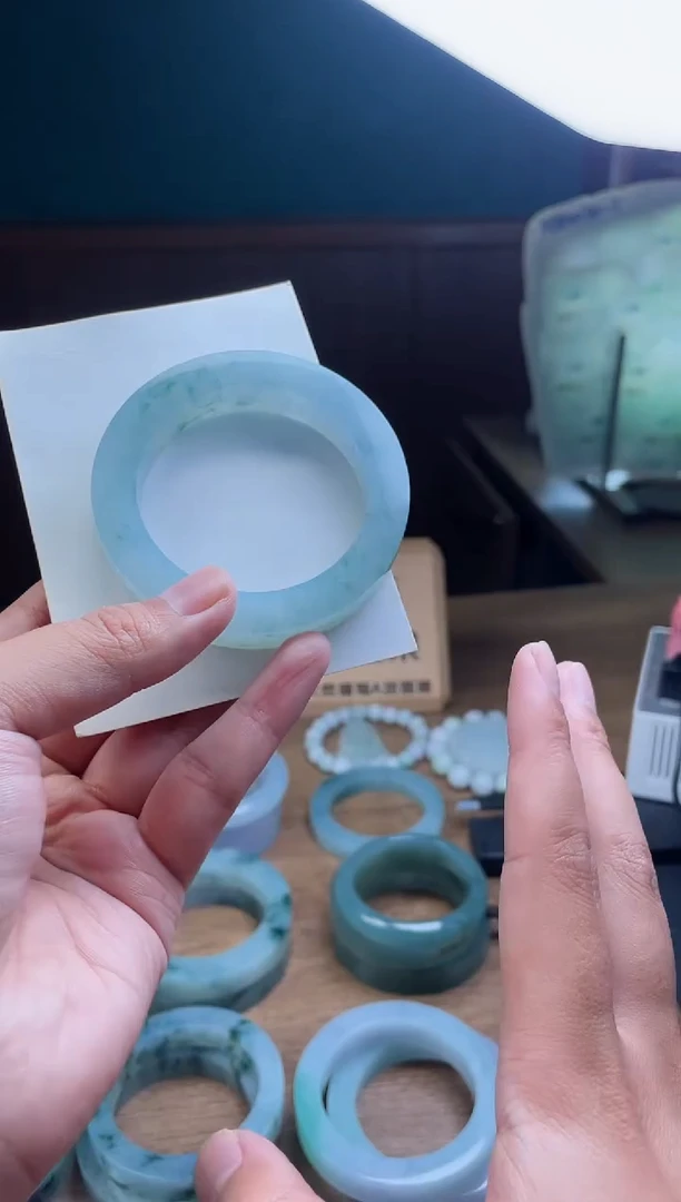 【闪购商品】定制翡翠手镯未镶嵌定制