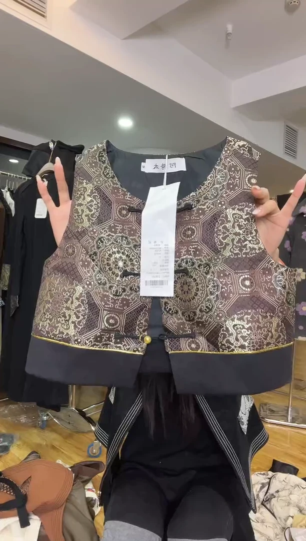 M码       90-105斤  马甲