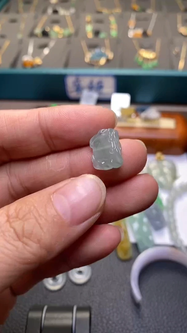 颈饰未镶嵌翡翠净货40563