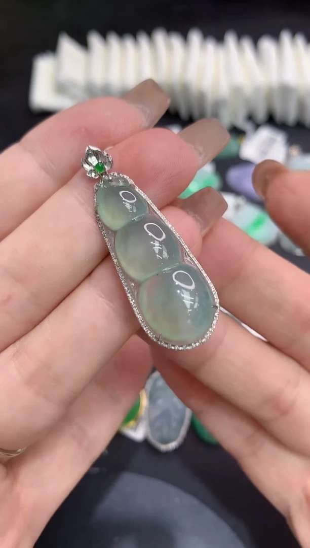 吊坠(不含链)18K金镶嵌翡翠111