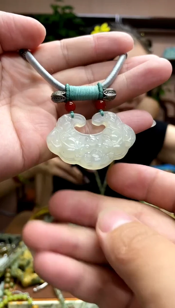 未镶嵌岫玉吊坠·