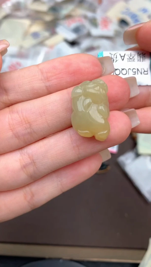 未镶嵌挂件翡翠一