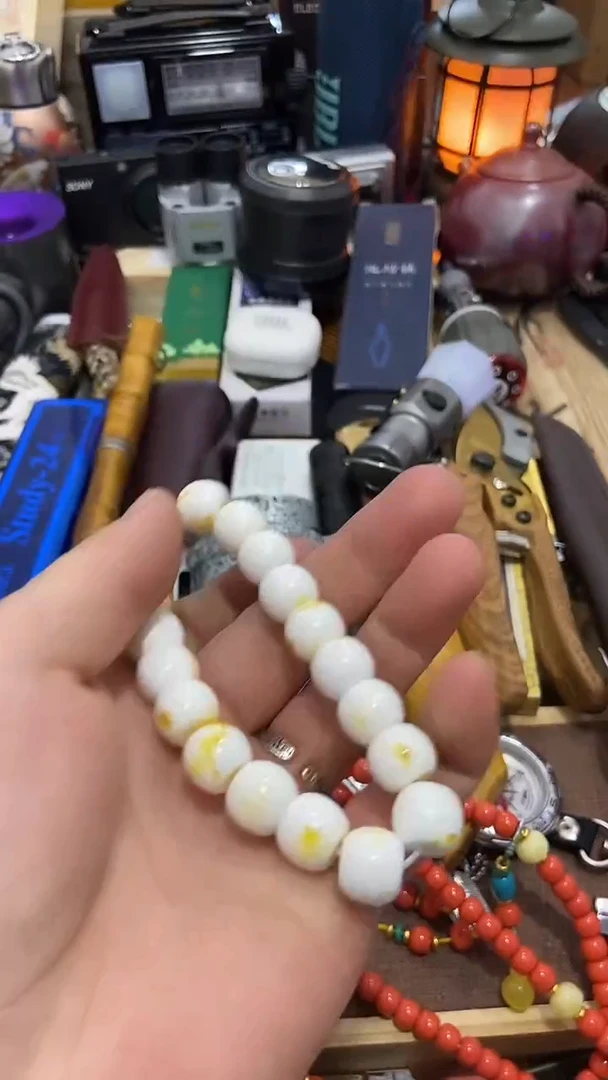 瓷片闪购商品  如图所示