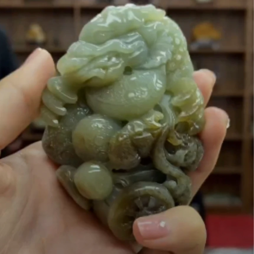 和田且末龙手把件