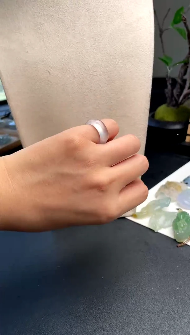 未镶嵌定制翡翠毛货戒指