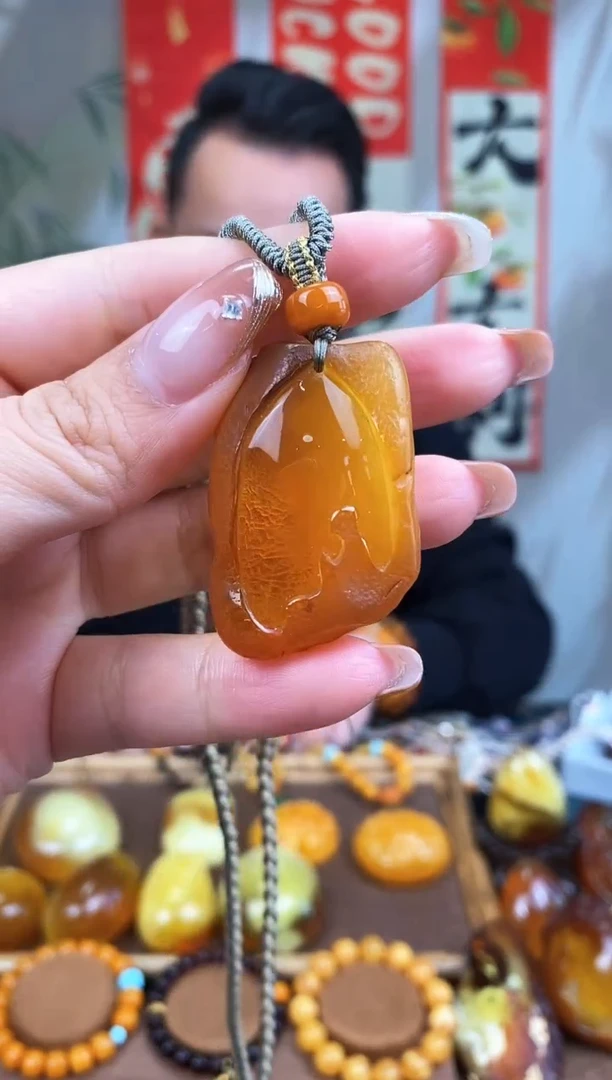 【闪购商品】琥珀裸石未镶嵌基地发货 一物一证 顺丰包邮