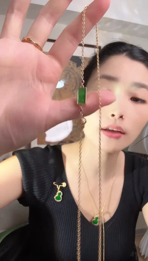 未镶嵌翡翠耳饰吊坠