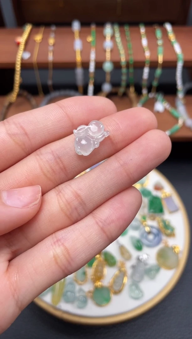 【闪购商品】翡翠吊坠(不含链)未镶嵌一个  JK537