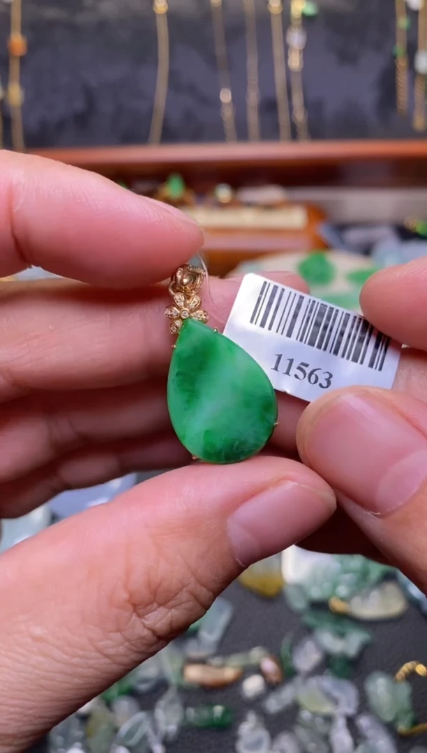 翡翠18K金镶嵌颈饰净货36465