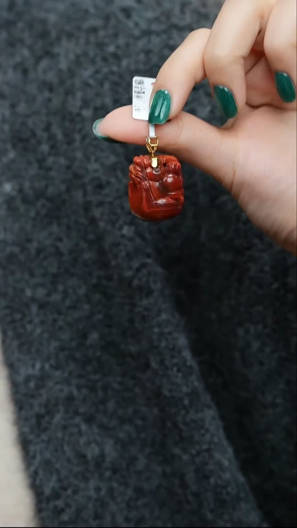 18K金镶嵌吊坠南红玛瑙D