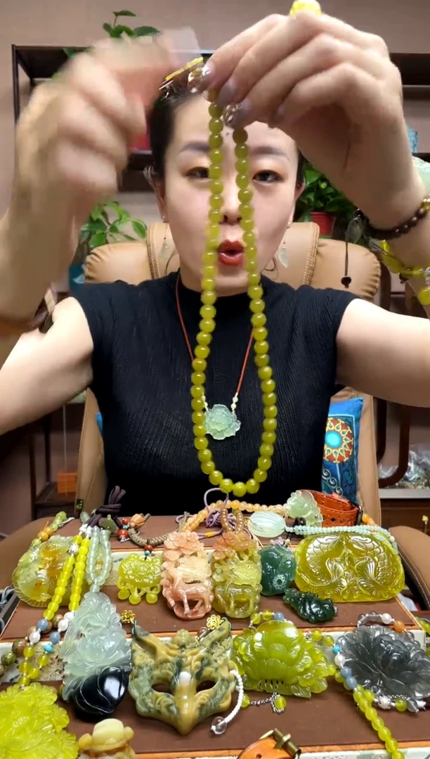 未镶嵌岫玉吊坠多样性发货发其中之一