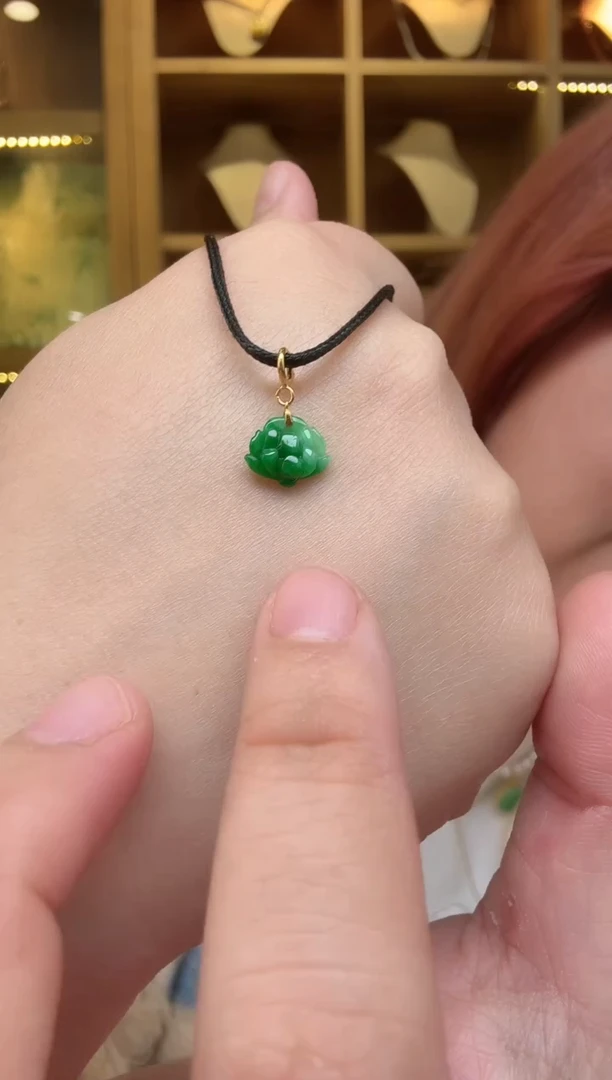 颈饰18K金镶嵌翡翠糖*?挂件