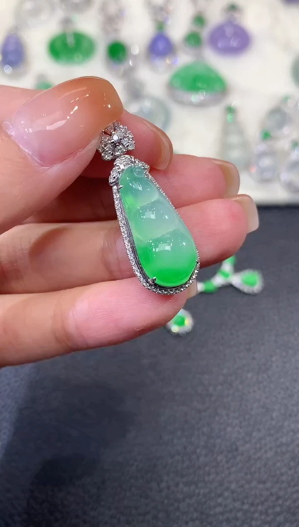 吊坠(不含链)18K金镶嵌翡翠a29