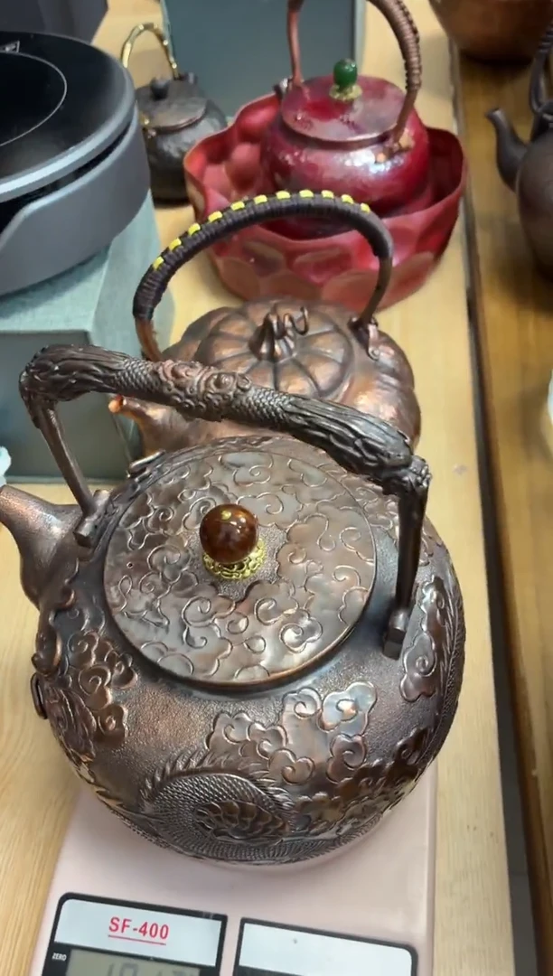 玩****子1.8升双龙提梁錾刻壶