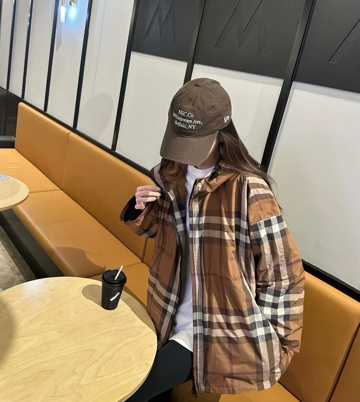 99新 BURBERRY/博柏利  GM0034  经典格纹连帽拉链长袖夹克外套