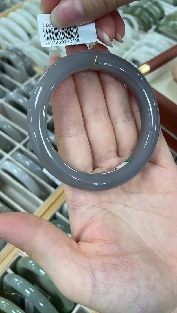 未镶嵌手镯和田玉55-56圈口 3130