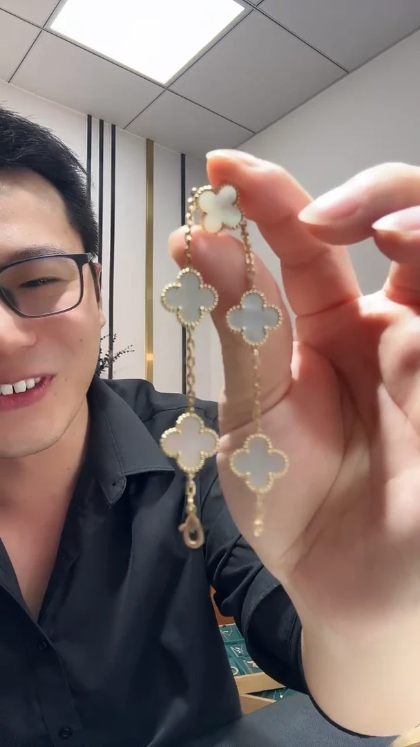 手链贝壳（贝母）18K金镶嵌Z****g白色k黄，五花手链GHJ24版