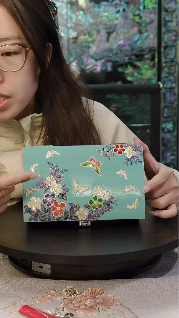 鱼锁满贝底·弘贝雅螺钿漆器文化馆