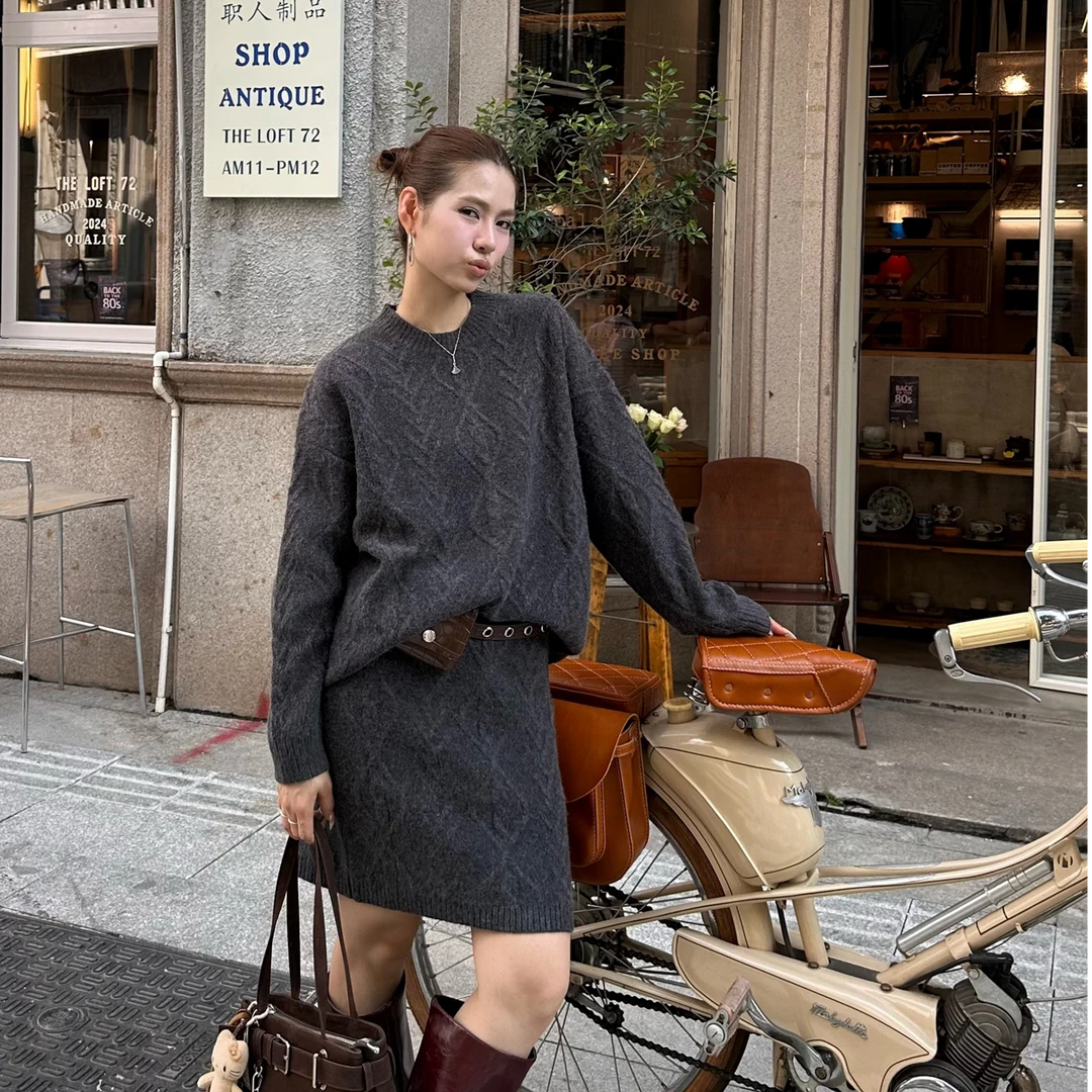 欧货时尚高级感套装裙女2026春秋新款时尚圆领毛衣半身裙两件套潮
