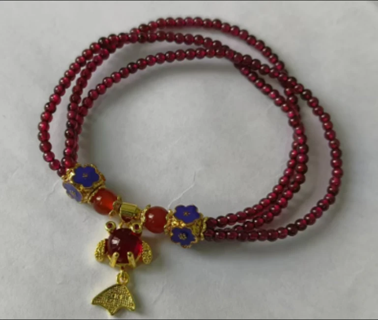 【梦梦专属】【证书+精美礼盒】合金镶嵌石榴石三圈手串金鱼款DH37333