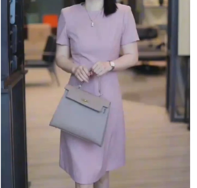 2025夏季新款网红同款洋气减龄韩版爆款时尚连衣裙美丽yi