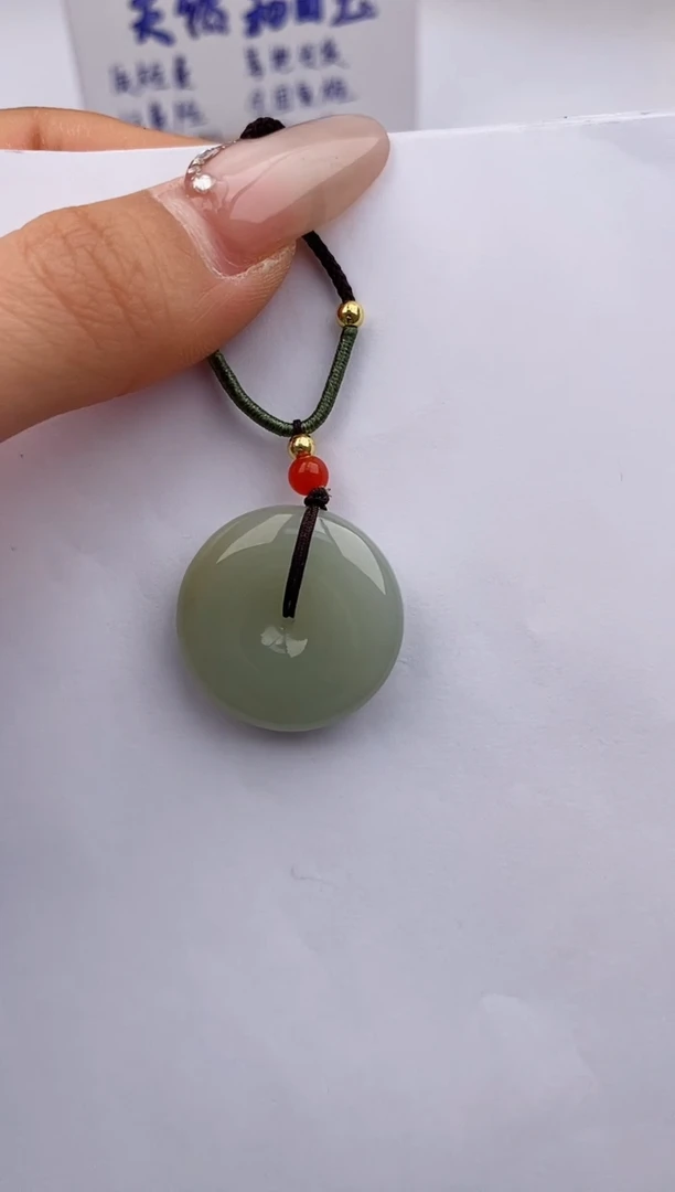 【闪购商品】和田玉吊坠(赠链)未镶嵌555微色差T