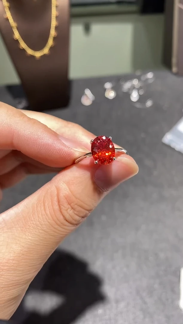 银S925镶嵌戒指托帕石戒指