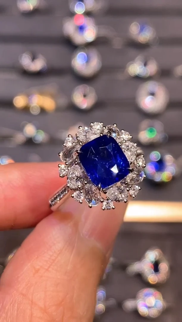 蓝宝石戒指18K金镶嵌【闪购】3.1ct/皇家蓝/同步展会价