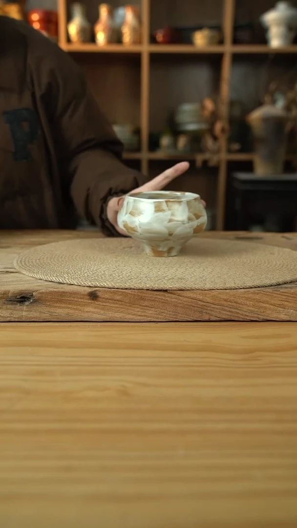 粉影系列的5英寸高脚冰激凌碗1个