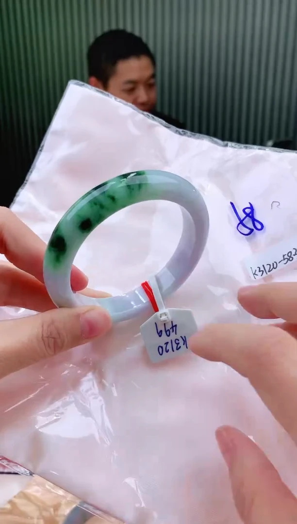 未镶嵌手镯翡翠58