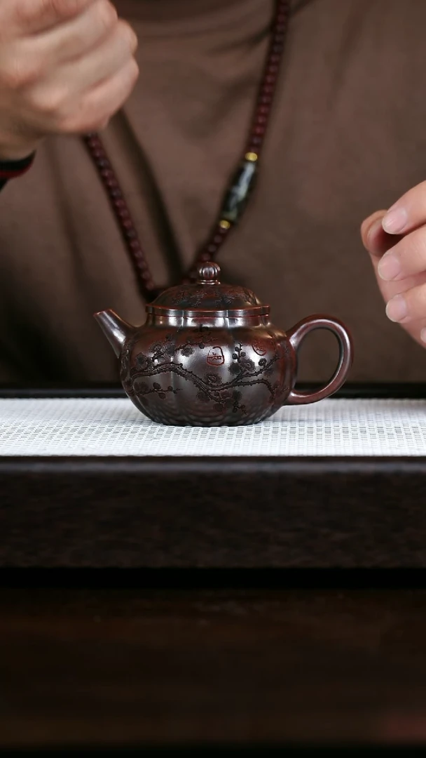 茶壶紫砂龙山古乌泥 筋纹水平 刻梅