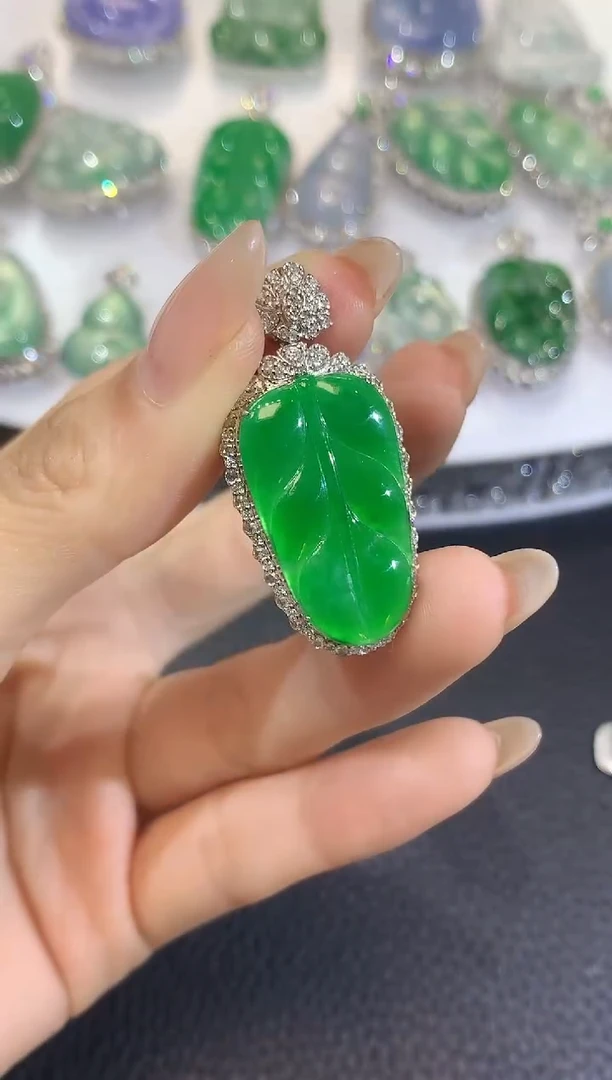 翡翠18K金镶嵌吊坠(不含链)C70