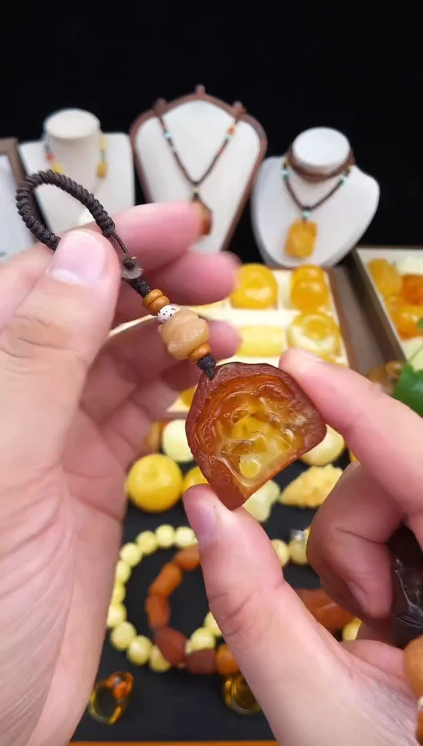 琥珀未镶嵌珠宝奇石柒月